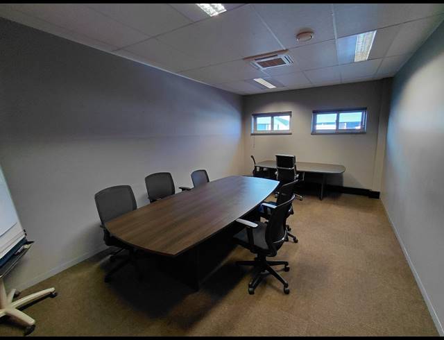 2,002M² OFFICE TO LET IN WATERFALL